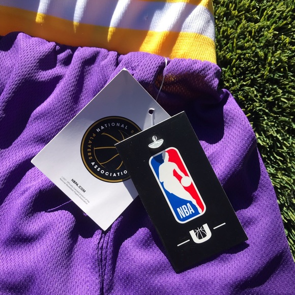 Los Angeles Lakers NBA Shorts Lebron James Purple Gold Size L NWT - Picture 5 of 5